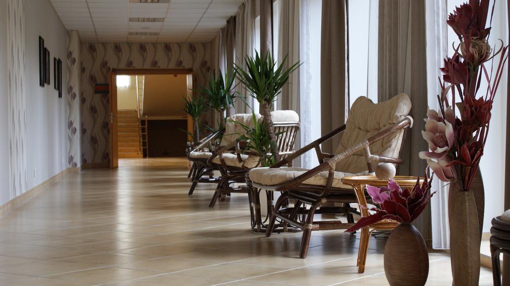 Hotel Akademie Chocerady Bagian luar foto
