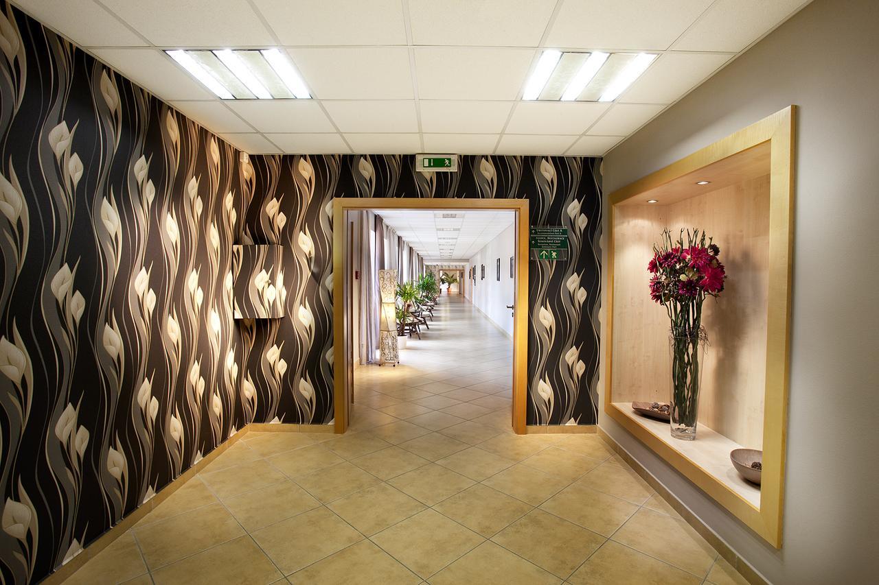 Hotel Akademie Chocerady Bagian luar foto