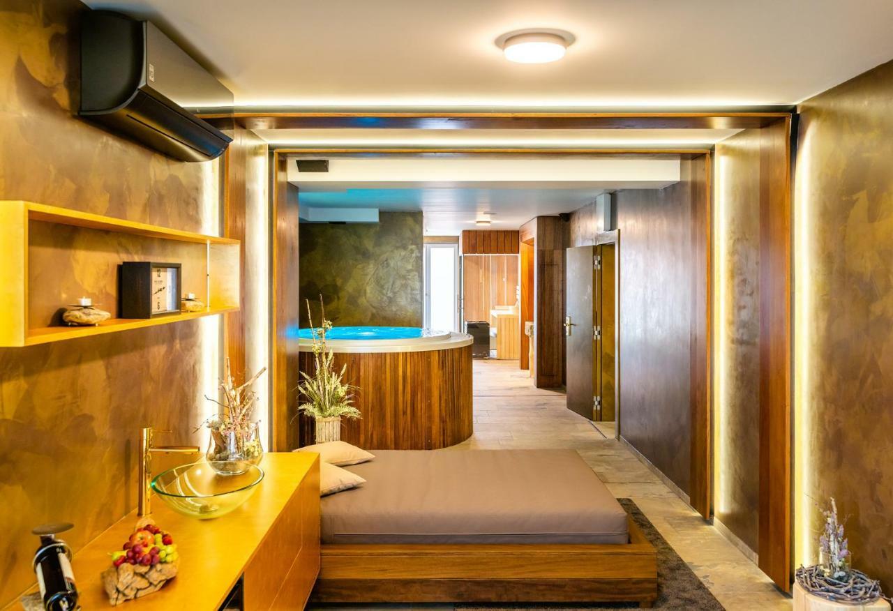 Hotel Akademie Chocerady Bagian luar foto