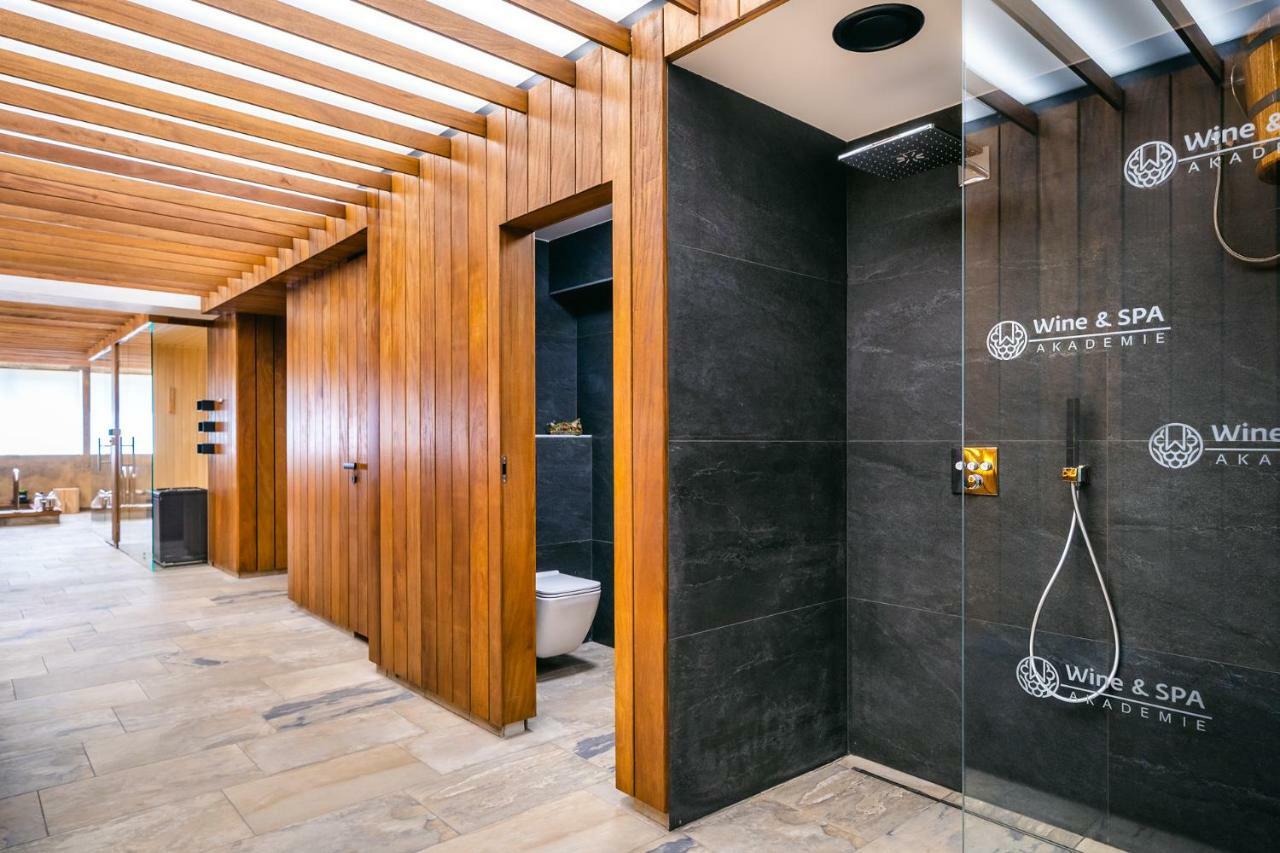 Hotel Akademie Chocerady Bagian luar foto