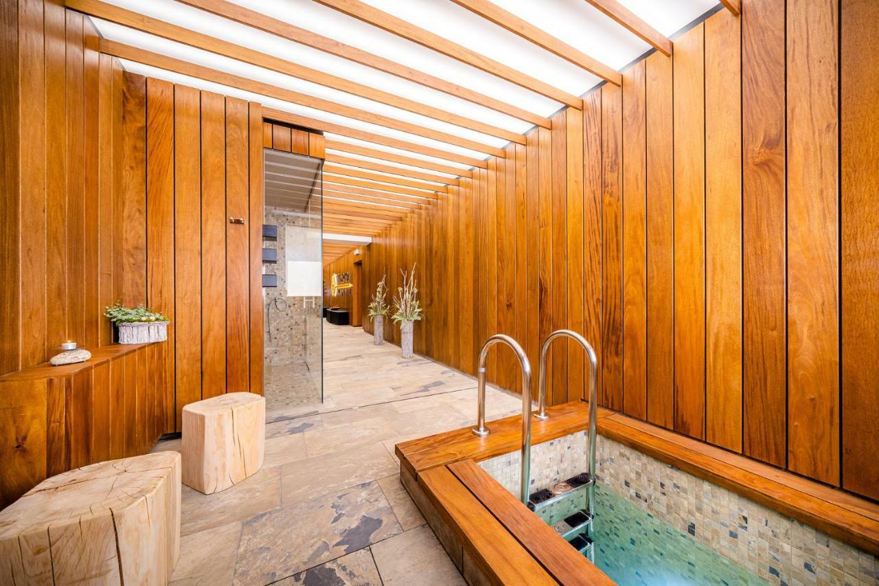 Hotel Akademie Chocerady Bagian luar foto